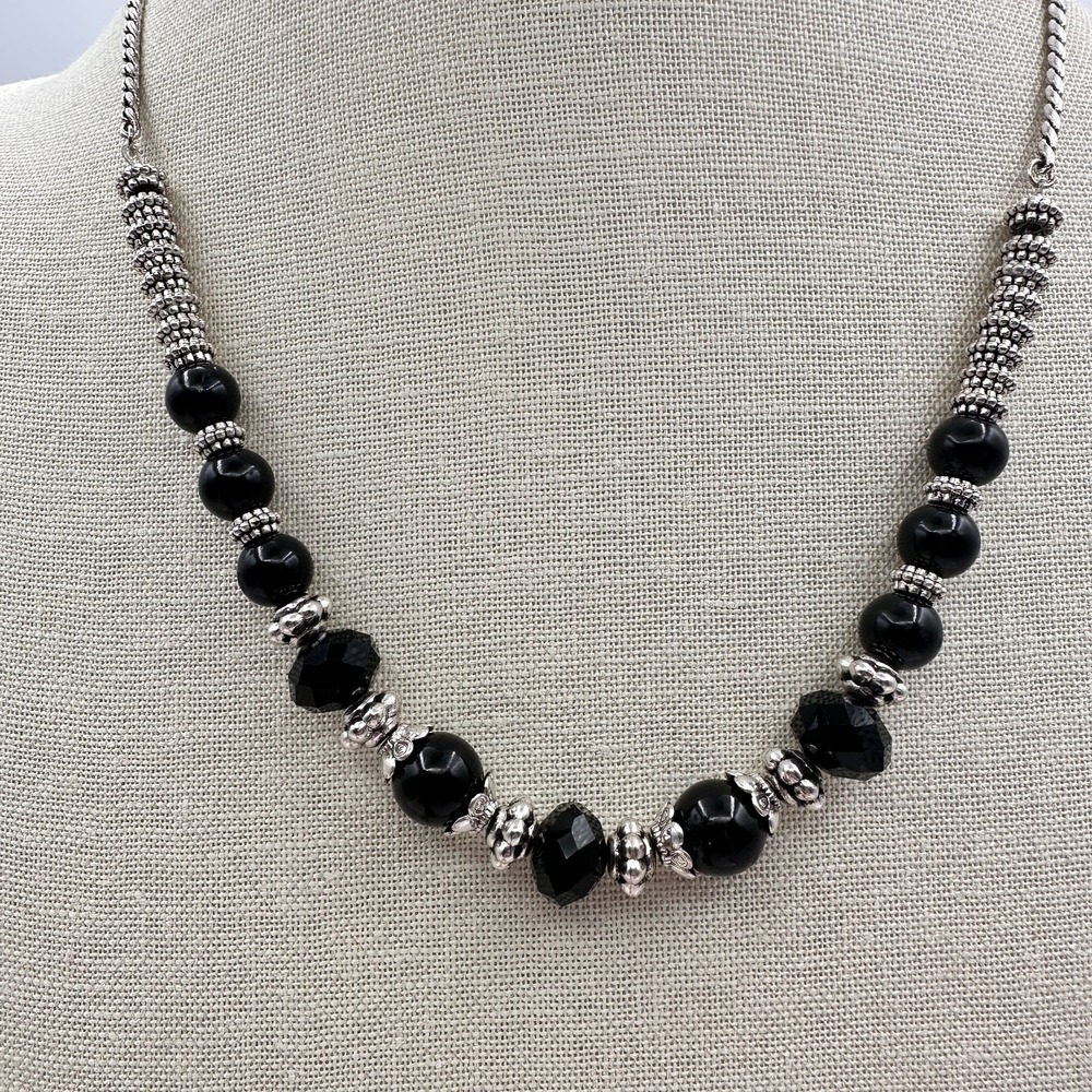 Vintage 90s Black Beaded Silver Tone Necklace Boho Classic Fashion Jewelry Boho